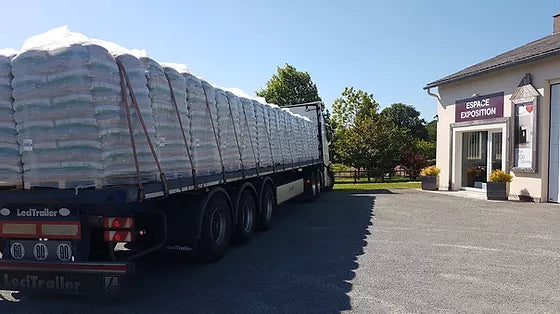 4 LKW mit 96 Paletten und 7392 Säcken à 15 kg